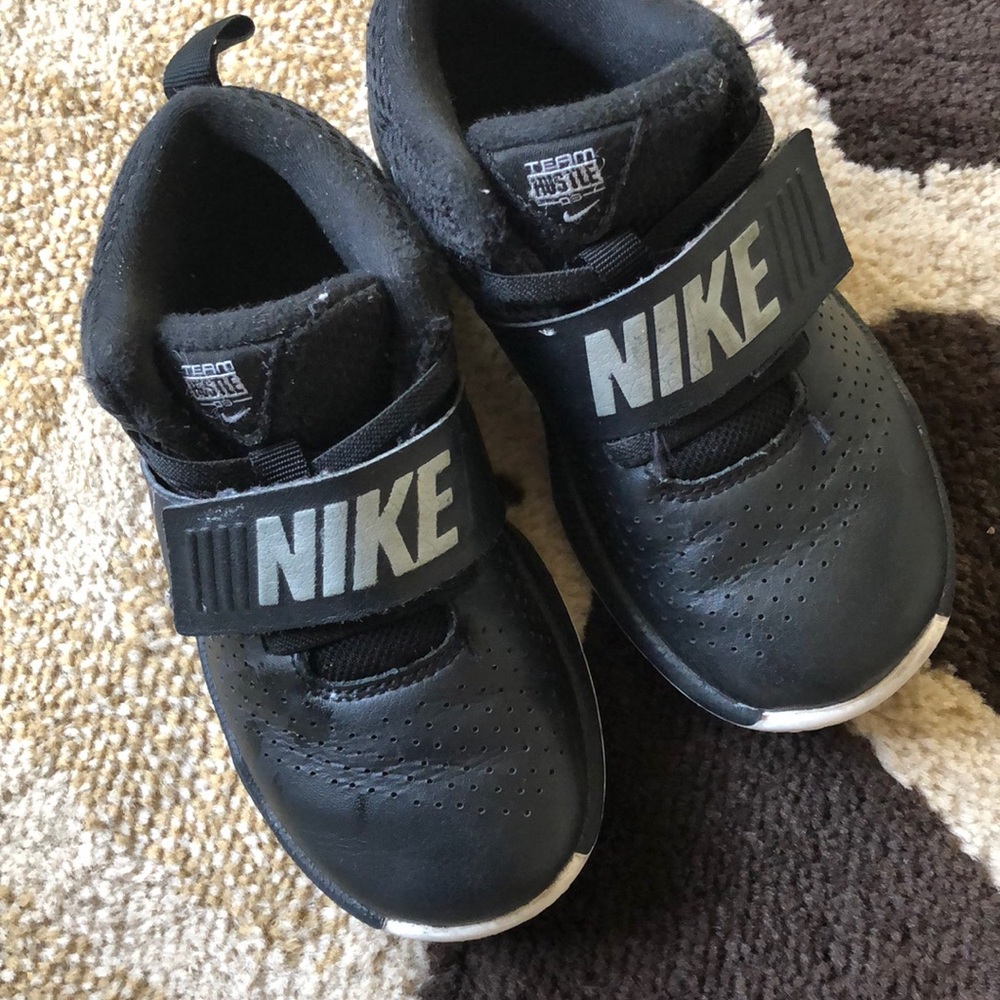 Toddler boys nikes size 10 c black and white